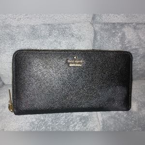Black Kate Spade Zippy Wallet